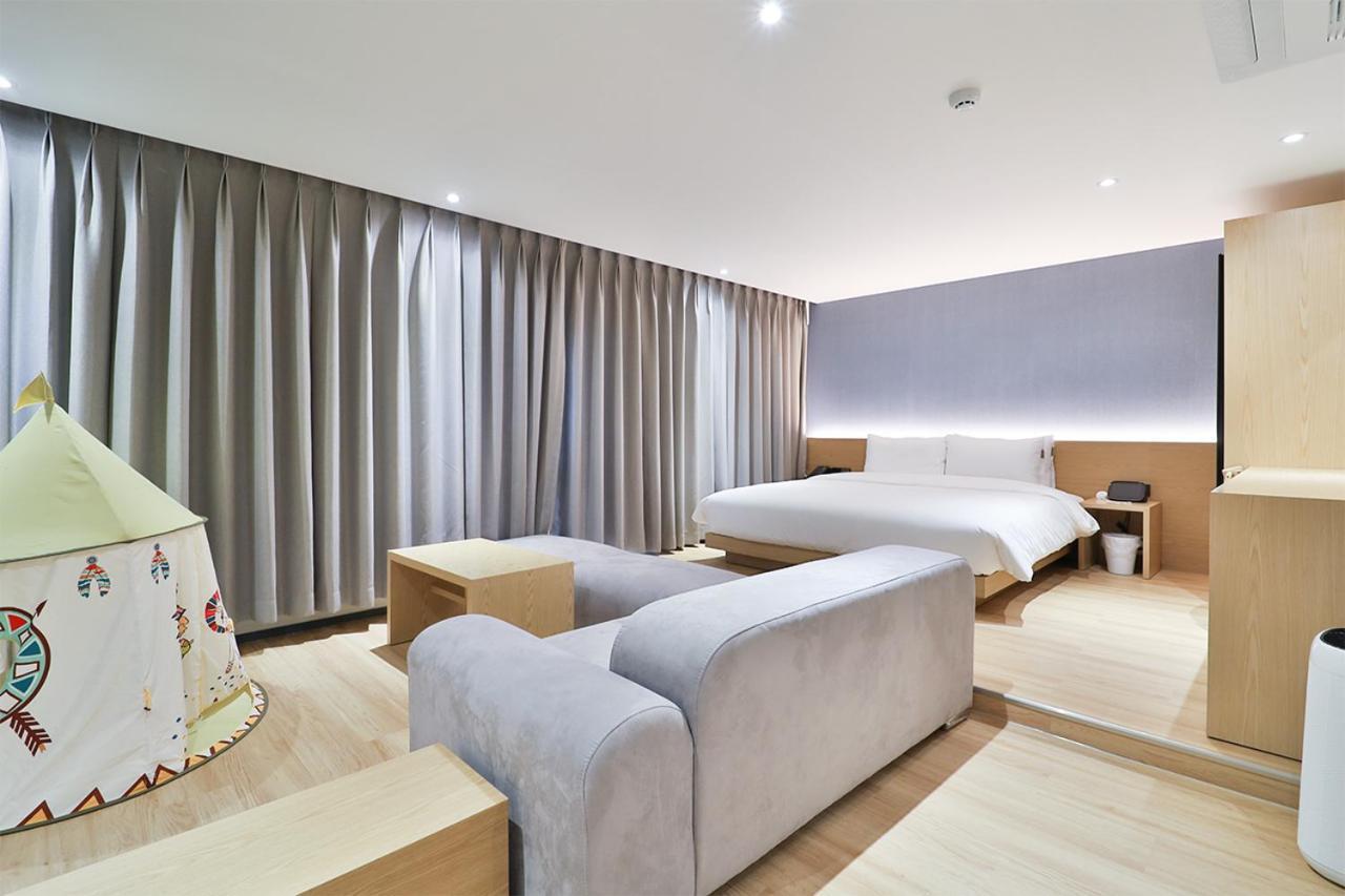 Custom Hotel Ulsan Bagian luar foto