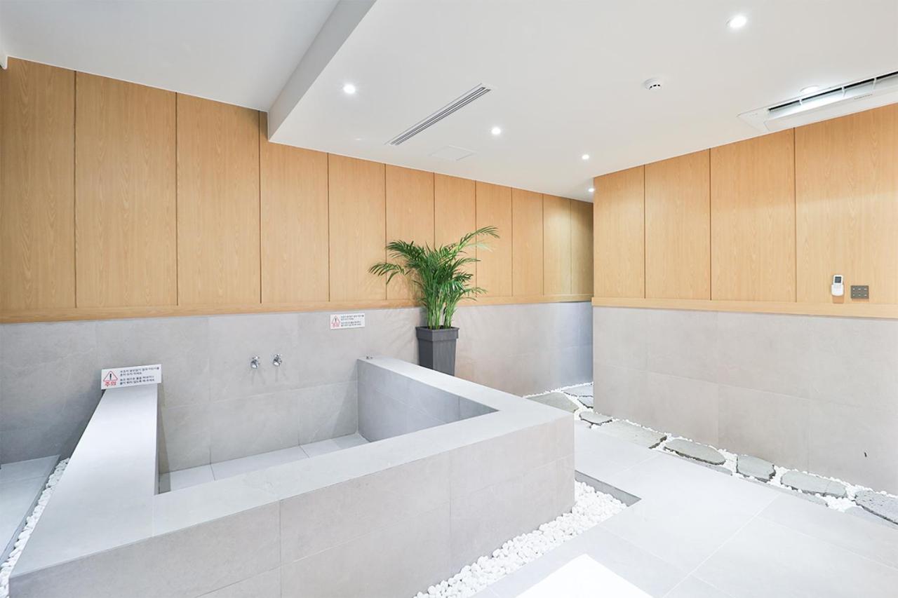 Custom Hotel Ulsan Bagian luar foto
