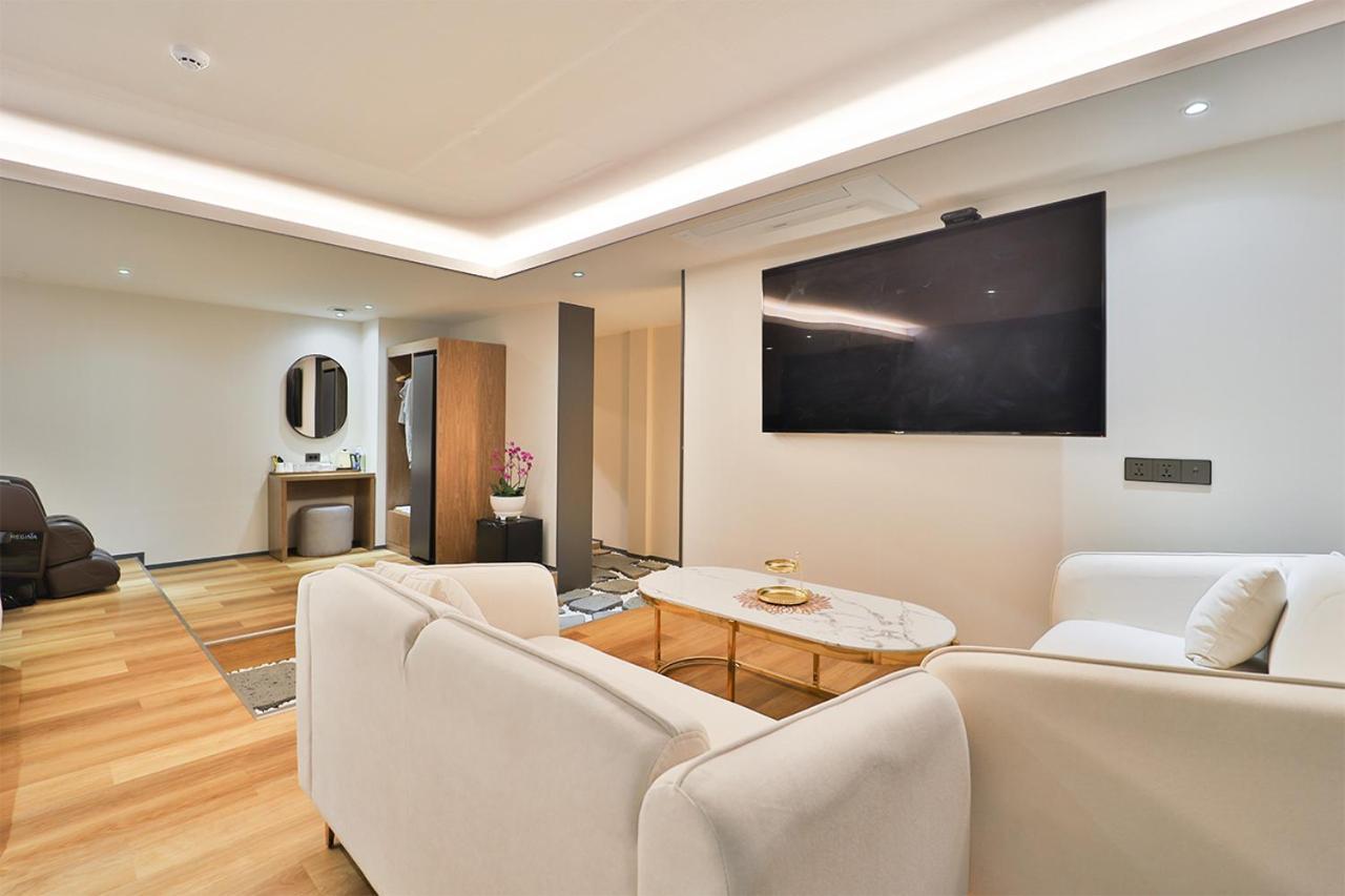 Custom Hotel Ulsan Bagian luar foto