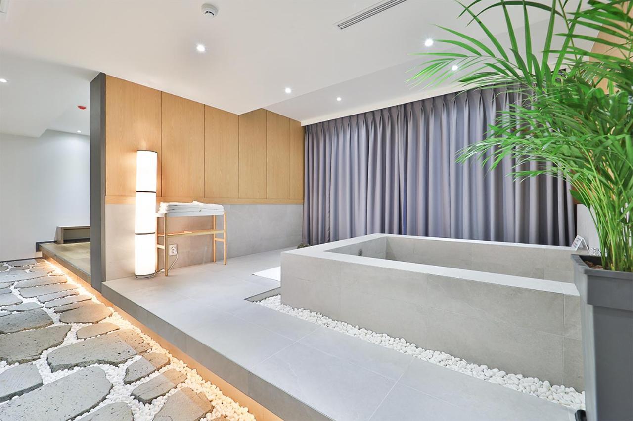 Custom Hotel Ulsan Bagian luar foto