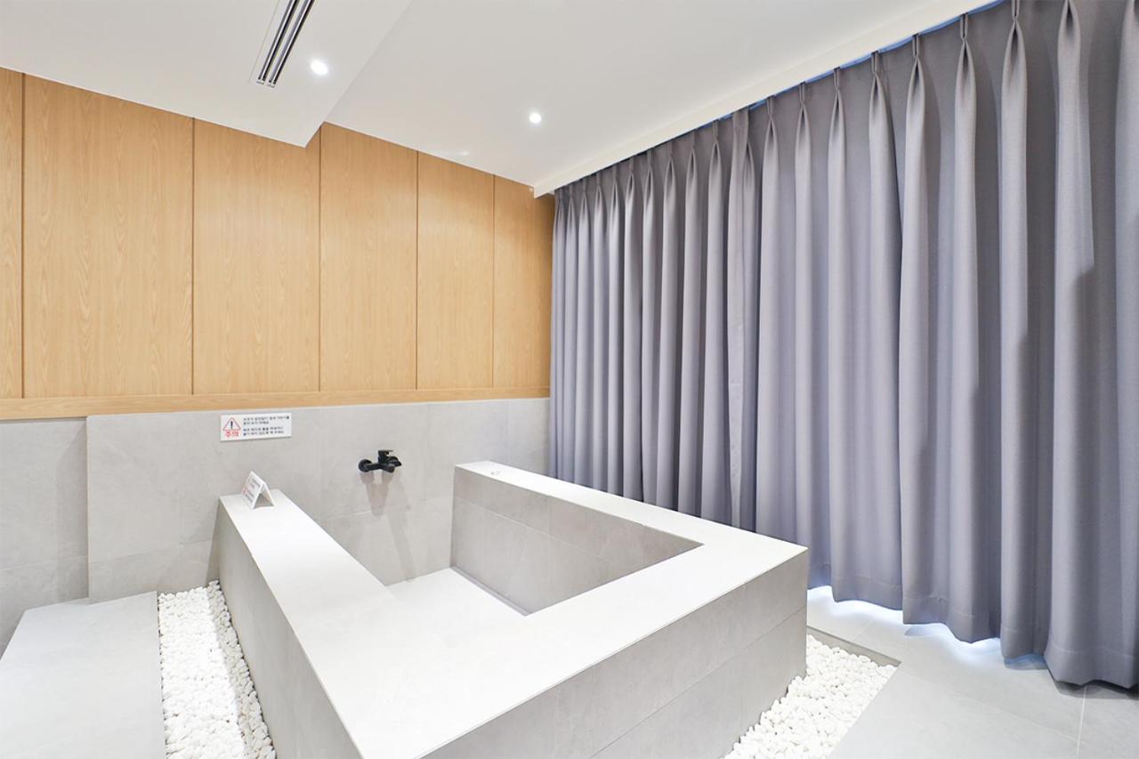 Custom Hotel Ulsan Bagian luar foto